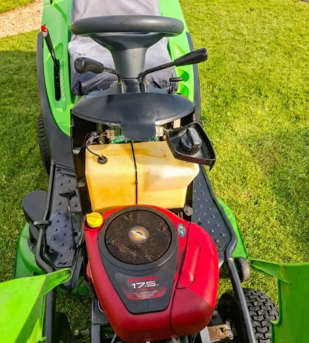 Viking ride on lawnmower - Image 4