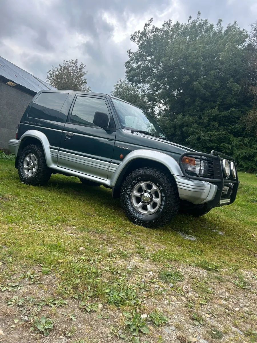 2.5 Mitsubishi Pajero - Image 1