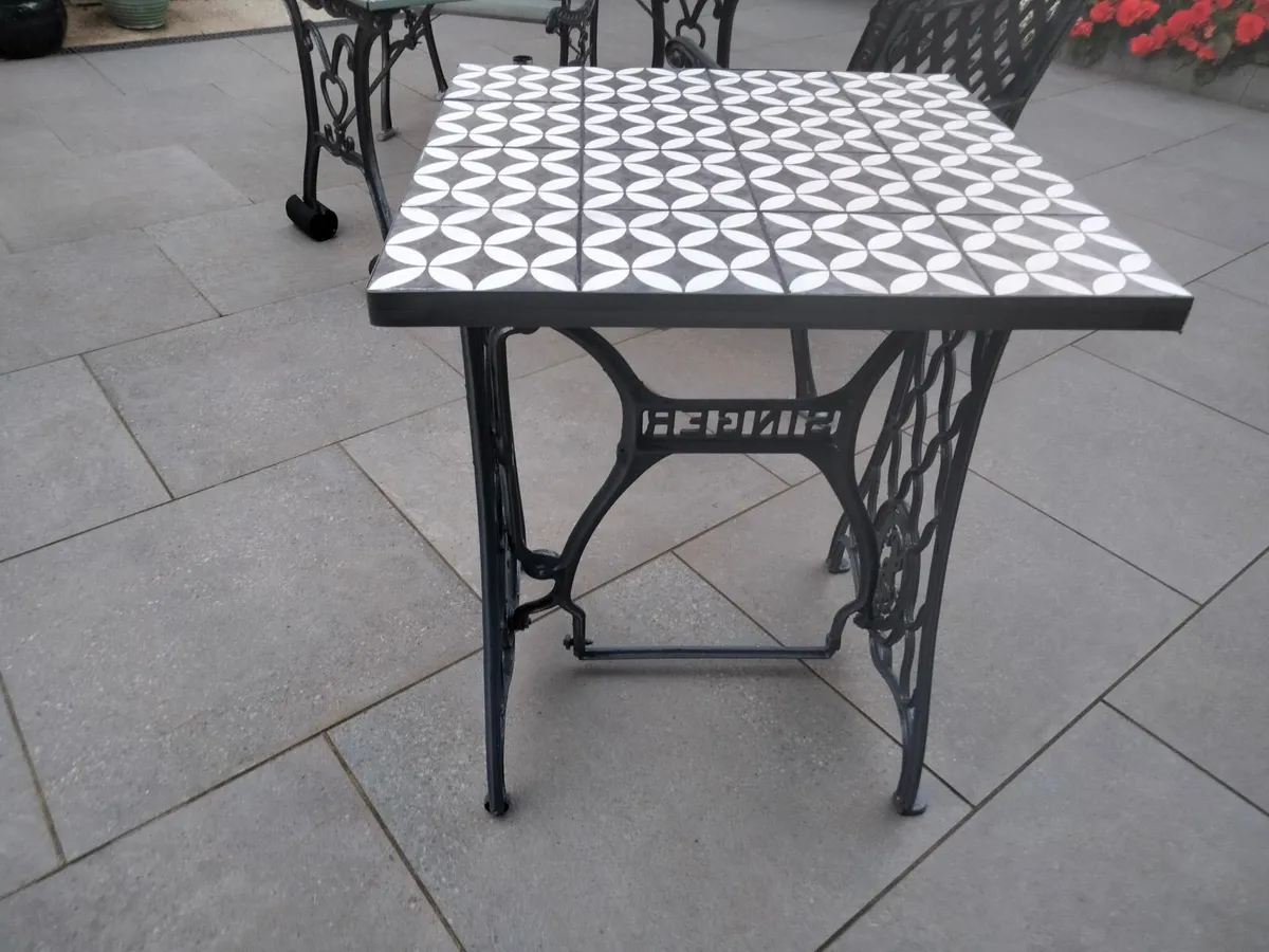 Singer Patio Garden Furniture Table - Image 3