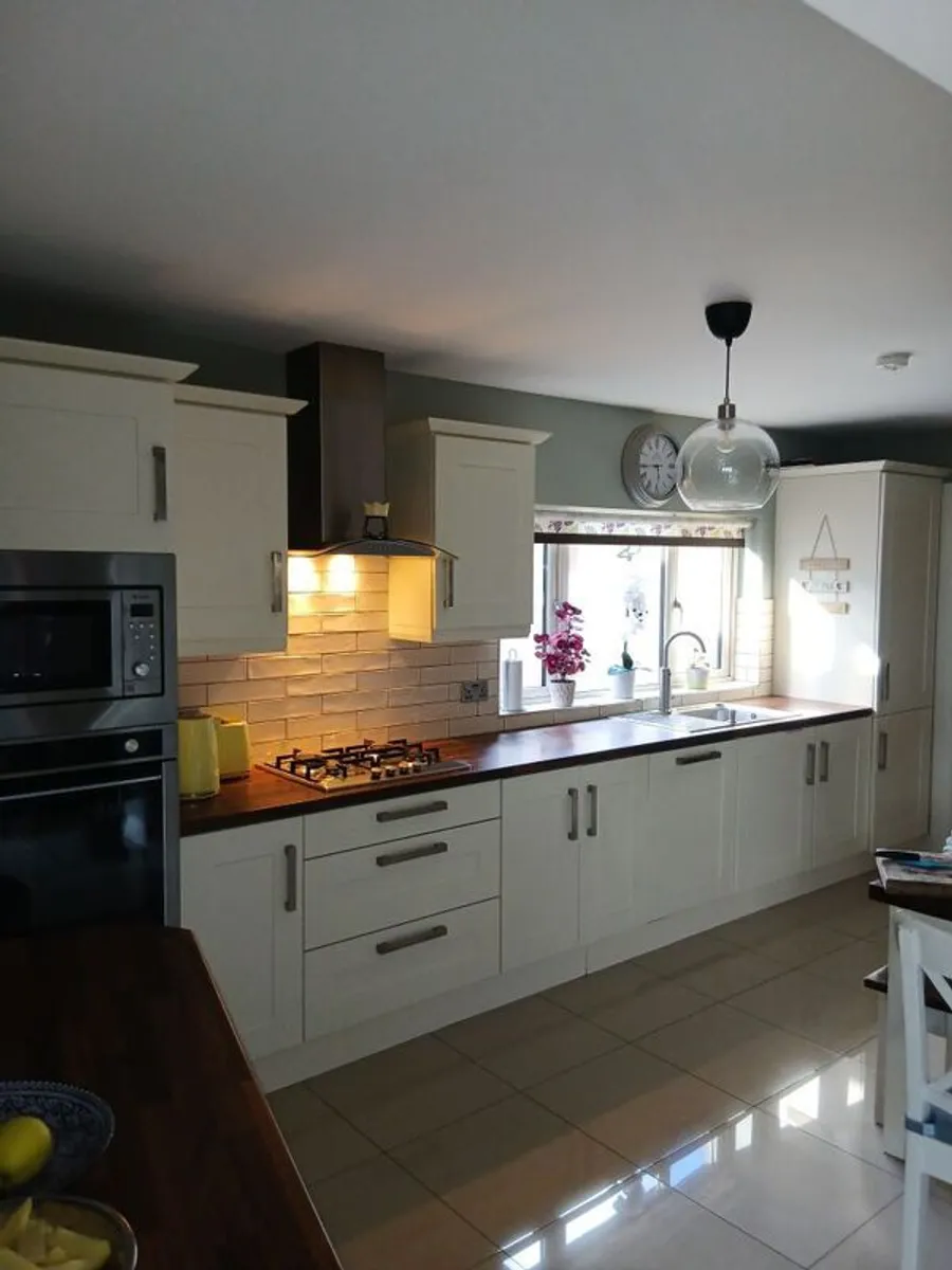 Fitted Kitchen & Island - Image 1