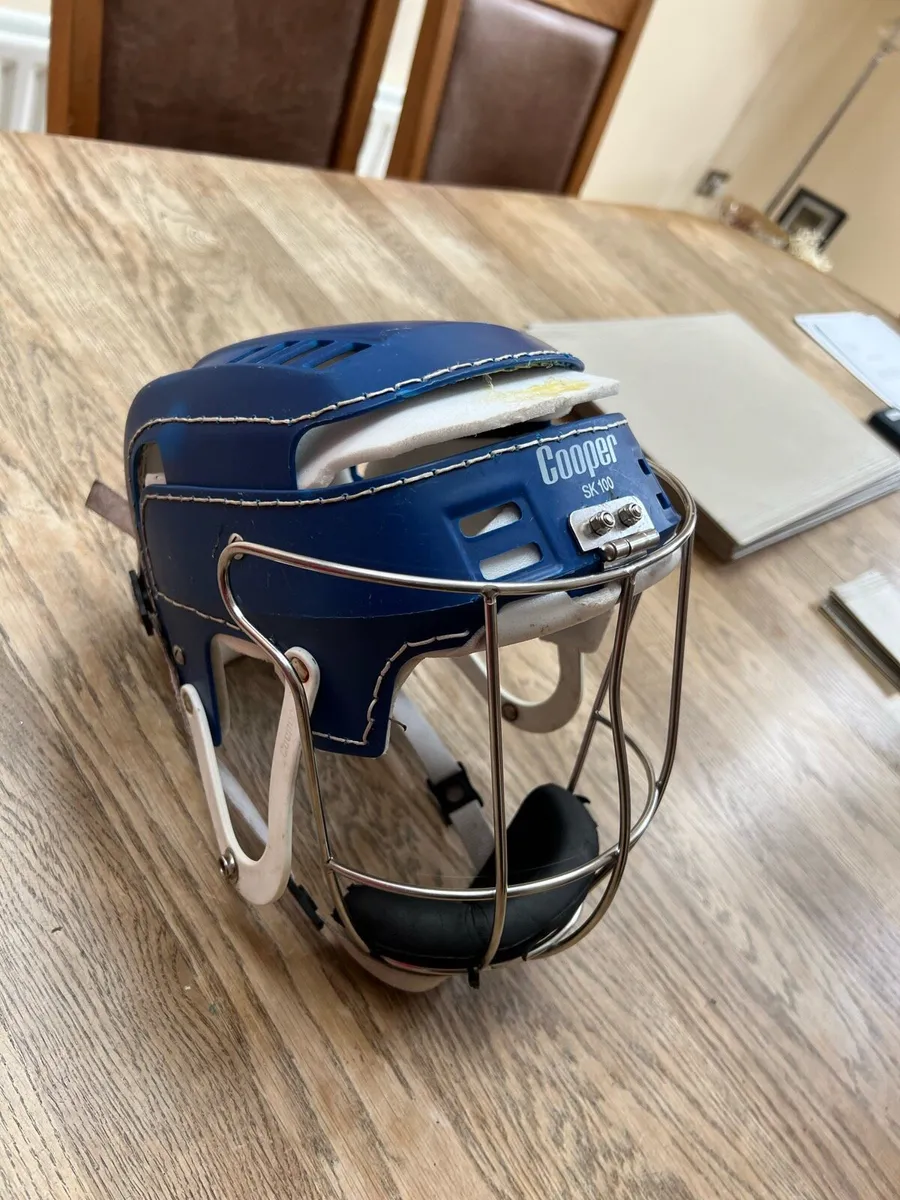 Sk100 Cooper Hurling Helmet - Image 1