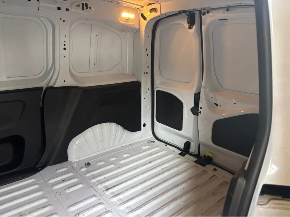 Opel Combo KOMF L1H1-1.5 100PS D 3DR SPRT-L1H1-1.5 - Image 4