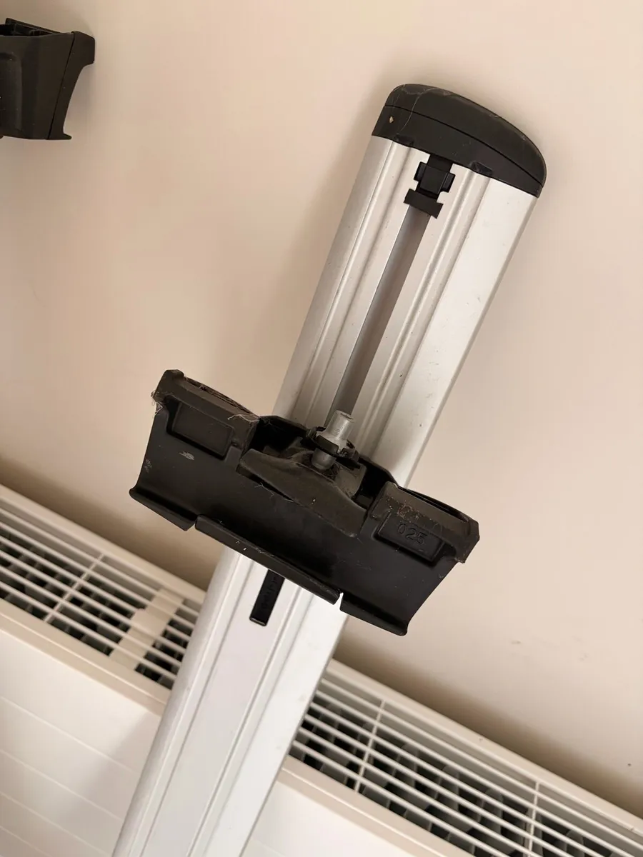 Thule Roof Bars - Image 3