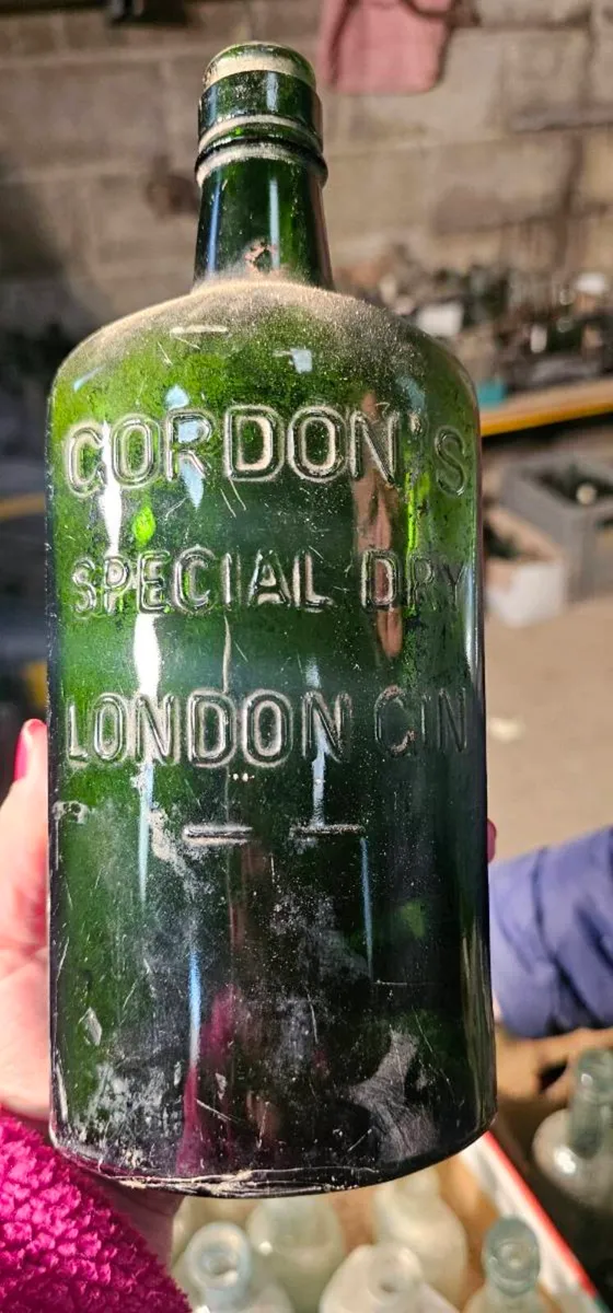 Selection of vintage bottles and earthenware - Image 3