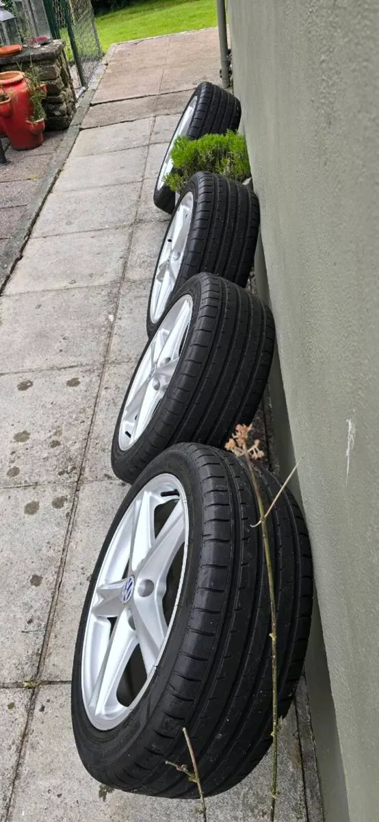 17in Alloy Wheels 225/45/17 tyres - Image 3