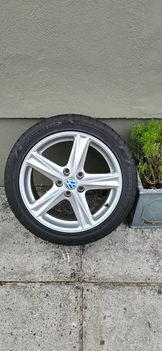 17in Alloy Wheels 225/45/17 tyres - Image 4
