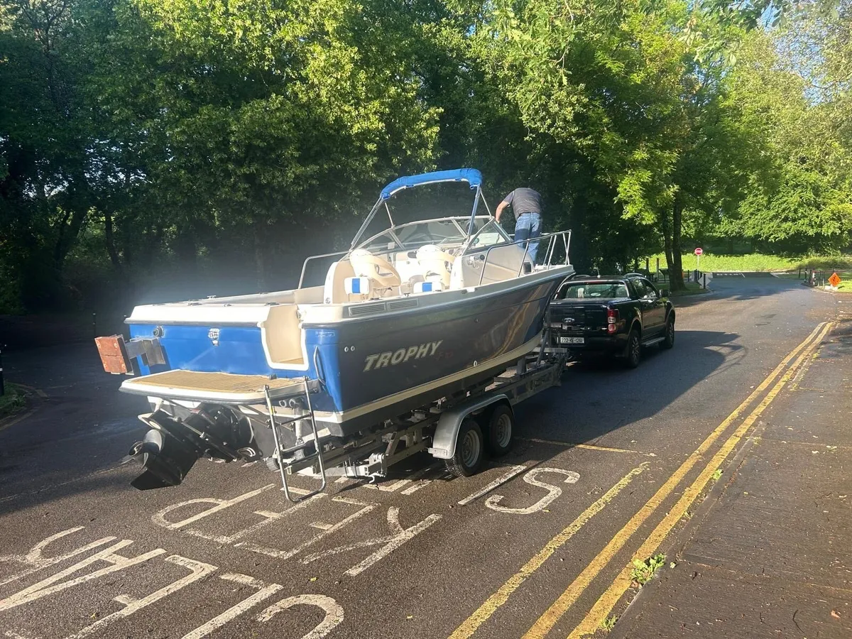 Stunning Bayliner Trophy 2352 - freshwater Boat - Image 4