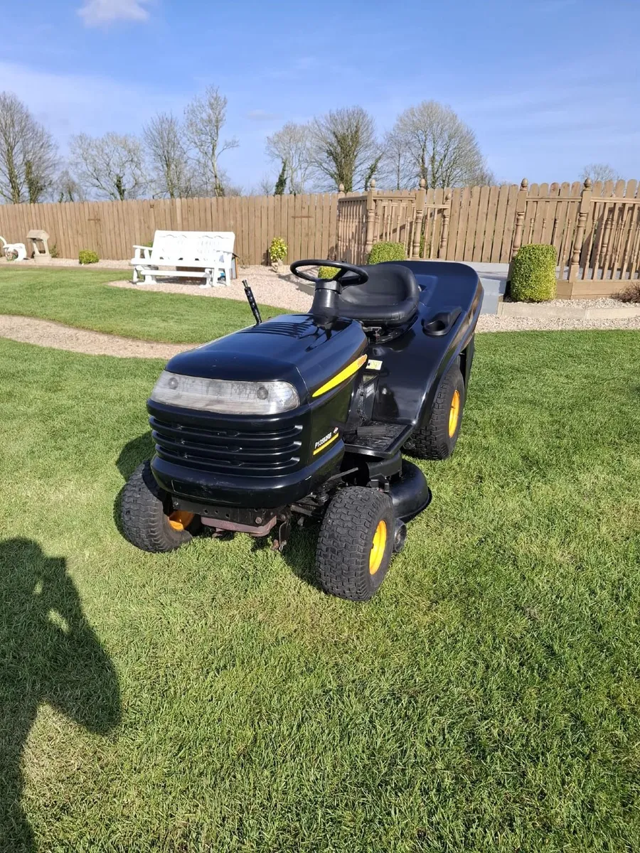 Partner ride on lawnmower - Image 2