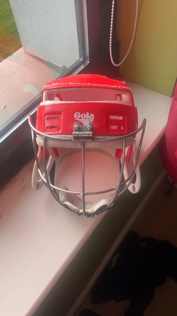 Old gen gola hurling helmet - Image 1