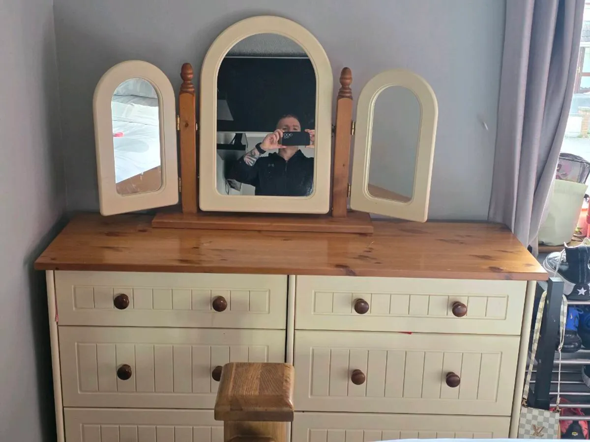 Soild Oak bed -  2 lockers dresser with mirror - Image 2