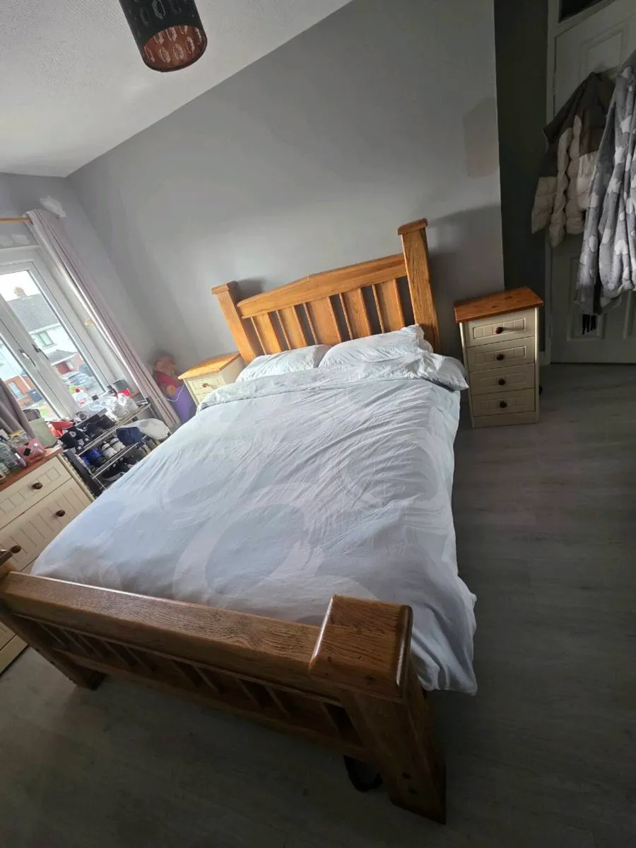 Soild Oak bed -  2 lockers dresser with mirror - Image 1