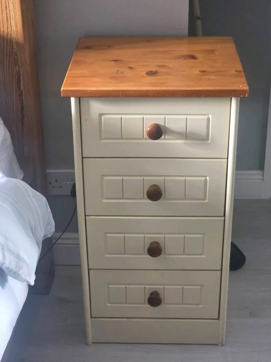 Soild Oak bed -  2 lockers dresser with mirror - Image 3