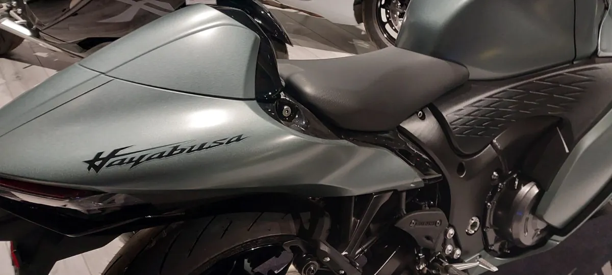 Suzuki GSX1300R Hayabusa - Image 3