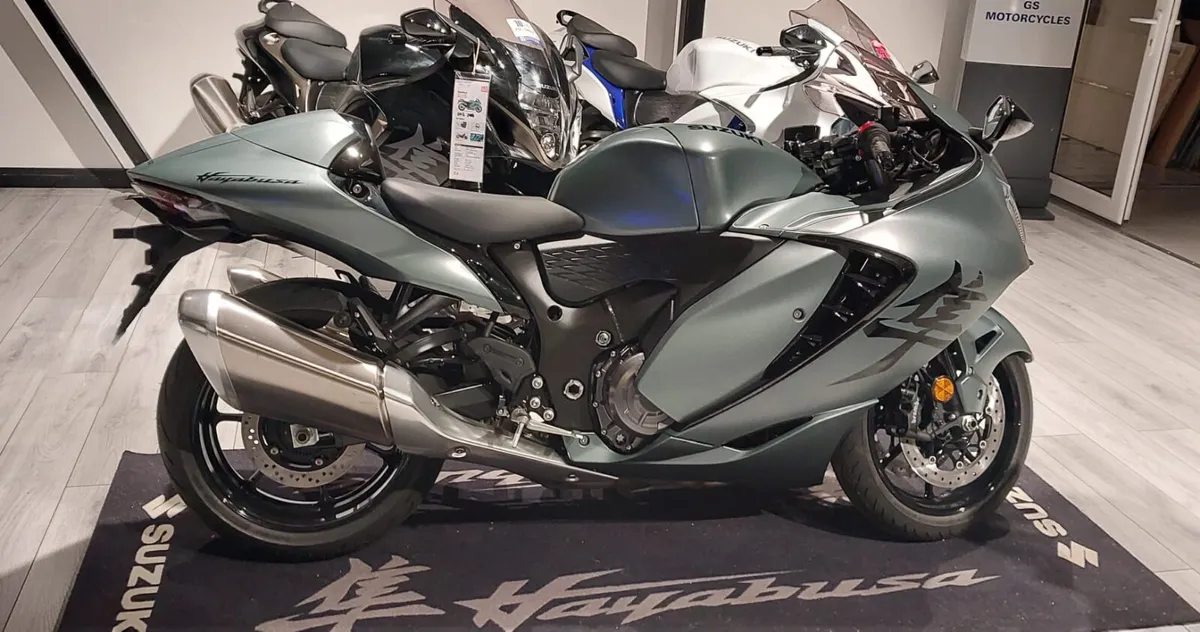 Suzuki GSX1300R Hayabusa - Image 1