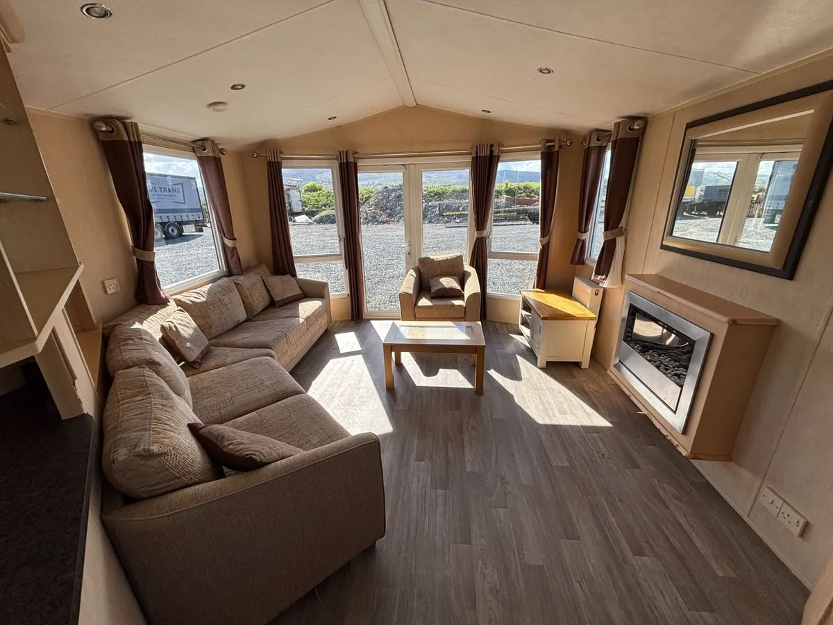 39x12 Willerby, 3Bed, D/G & C/H, Free Delivery. - Image 2