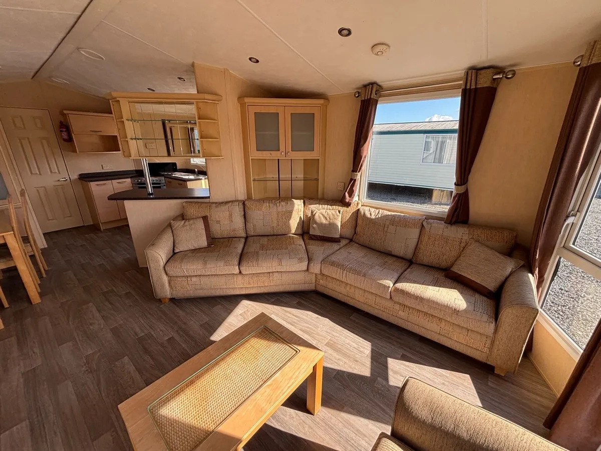 39x12 Willerby, 3Bed, D/G & C/H, Free Delivery. - Image 3