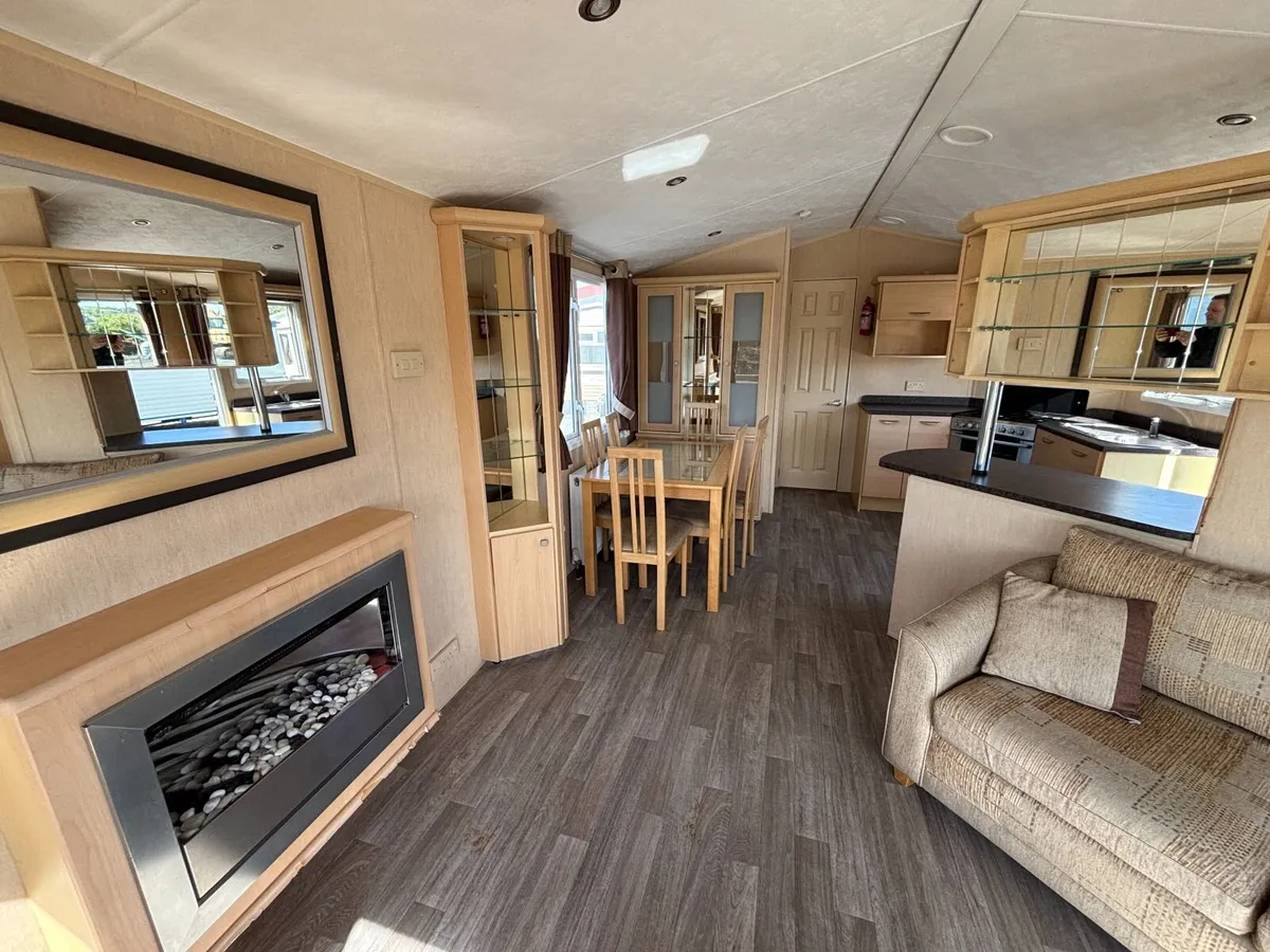 39x12 Willerby, 3Bed, D/G & C/H, Free Delivery. - Image 4