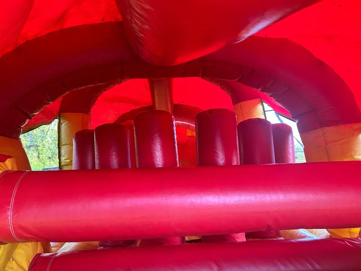 Large Bouncy Castle obstacle course - Image 4
