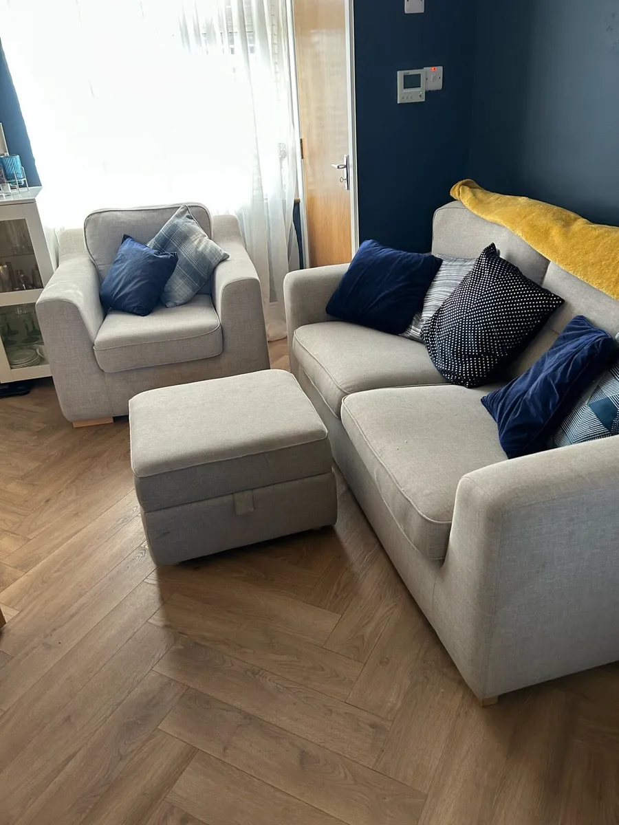 Grey upholstered 3+1 and footstool - Image 1