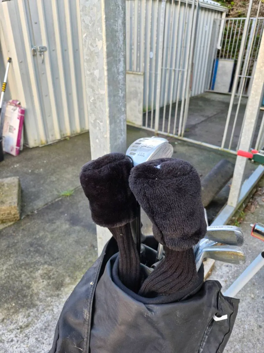 Dunlop golf clubs and bag - Image 2