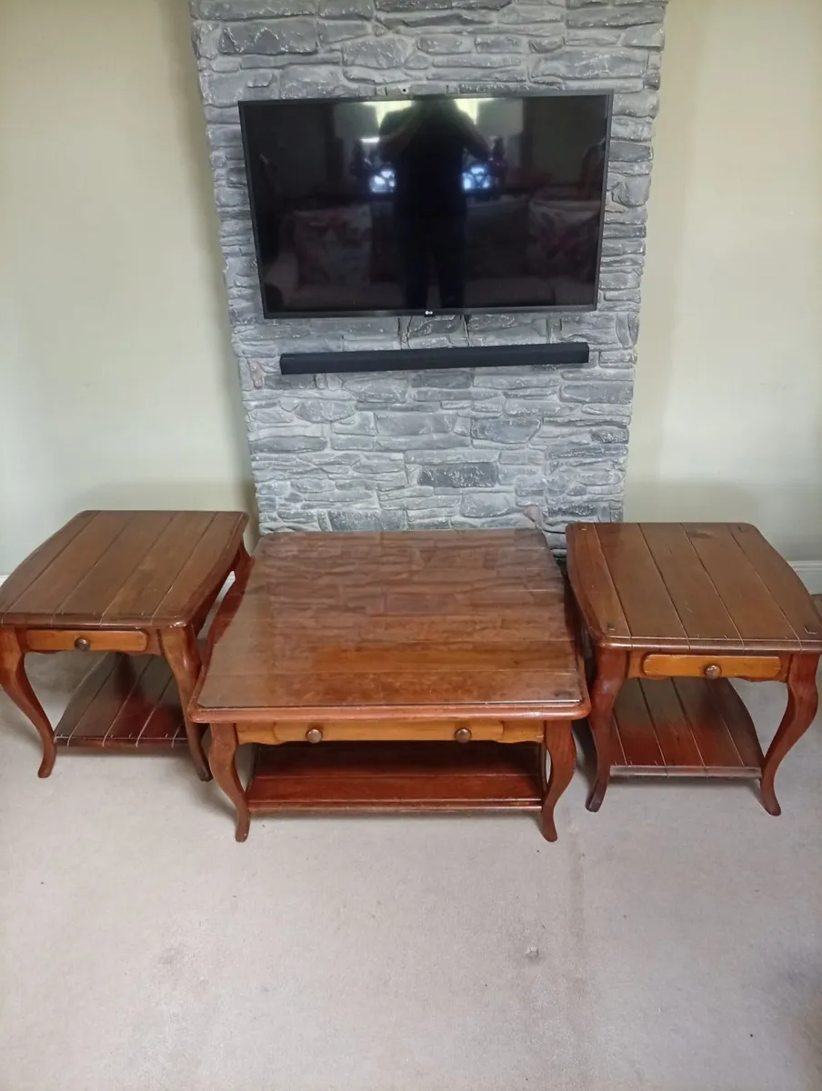 Coffee table with two lamp tables - Image 1
