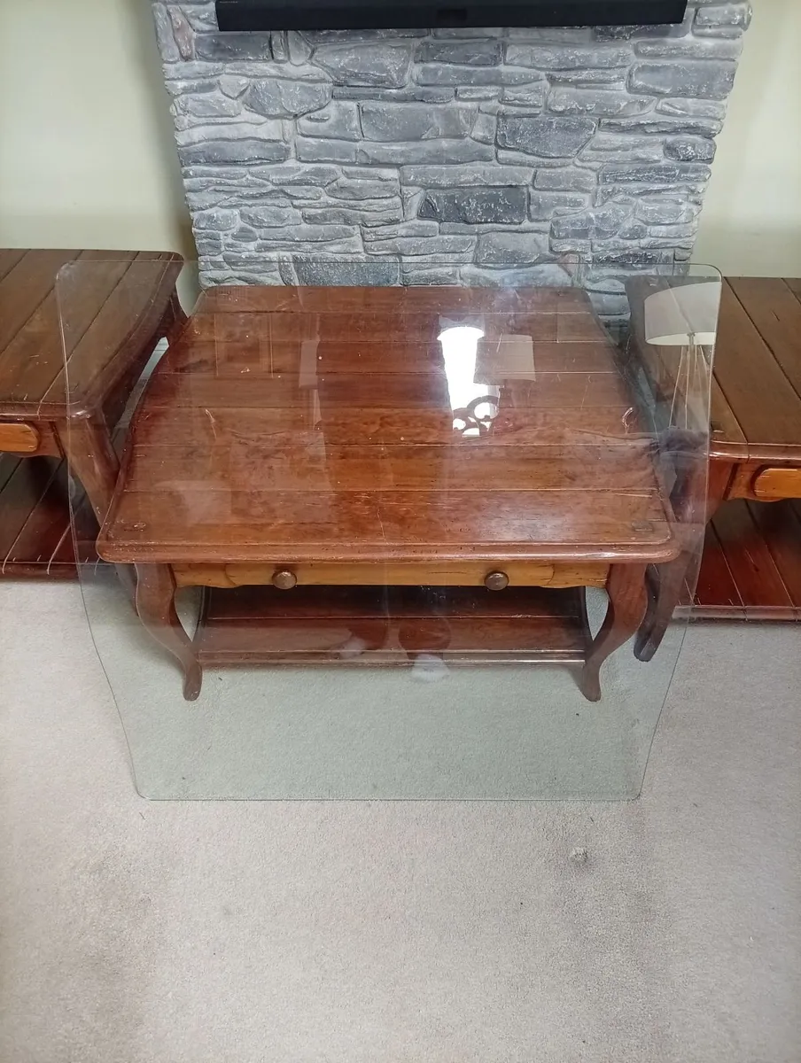Coffee table with two lamp tables - Image 3