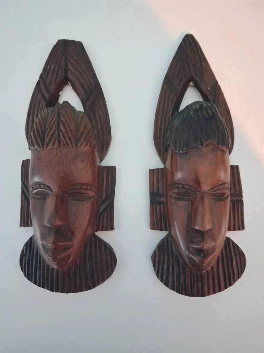 Liberia- Pair of Vintage African wood carvings - Image 1