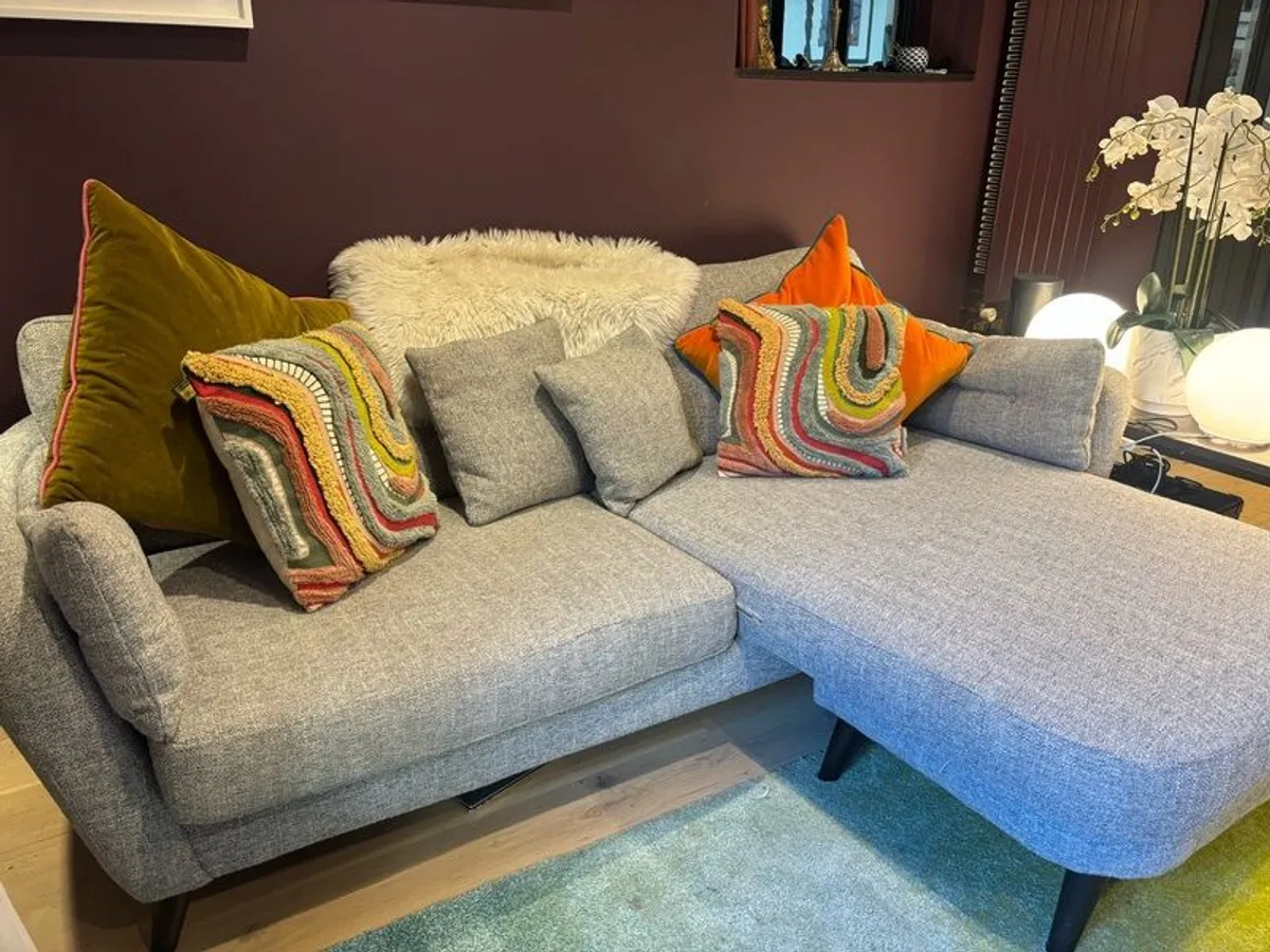 Grey L-shaped, 3 seater sofa from Meadows & Byrne. - Image 3