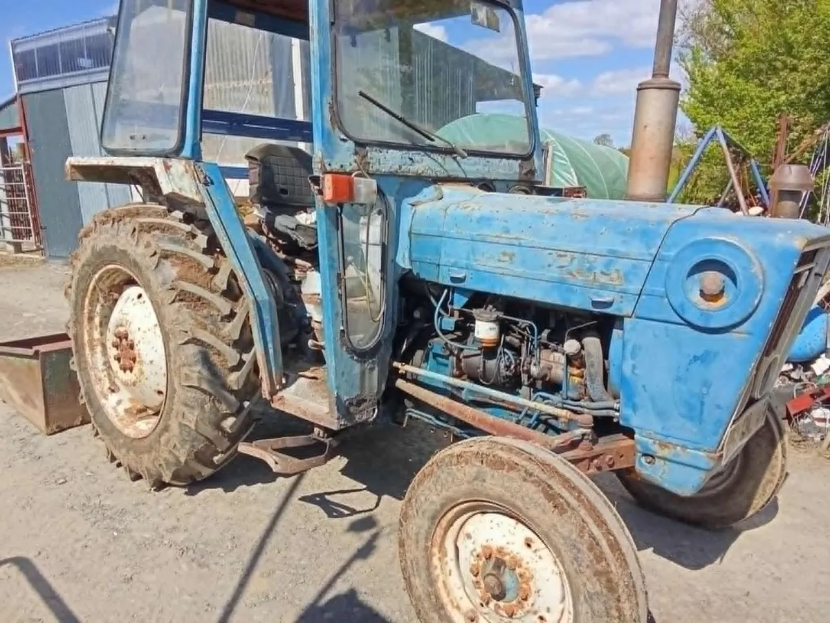 Ford 2600 Tractor - Image 2