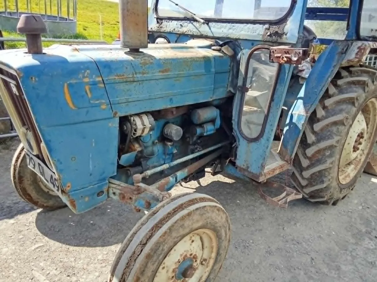 Ford 2600 Tractor - Image 1