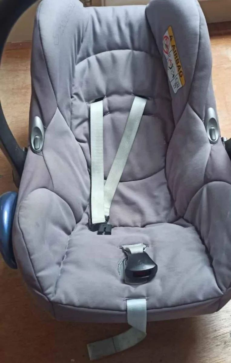 Car seat - Image 1