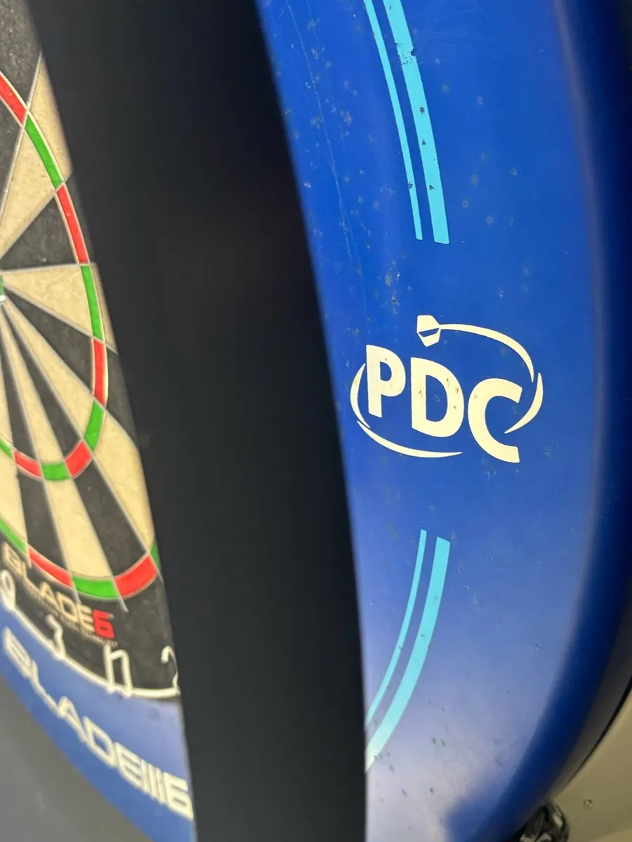 blade 6 dart board surround light and darts set - Image 4