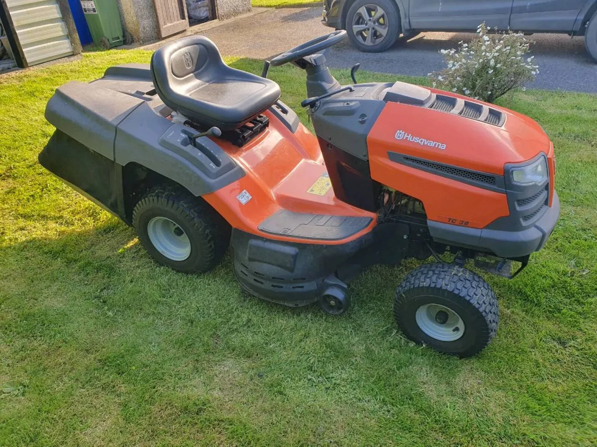 Husqvarna Ride on lawnmower TC38 - Image 3