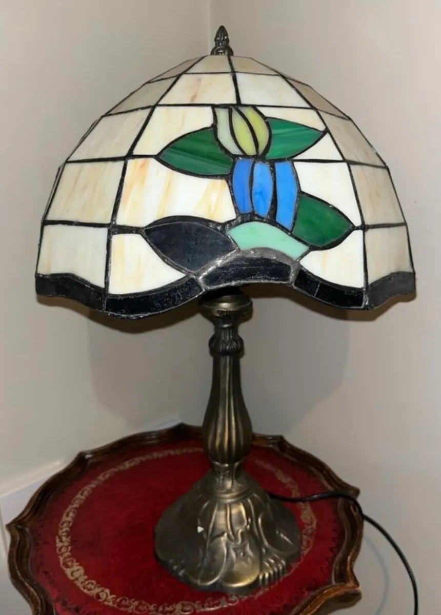 Tiffany style table lamp - Image 1