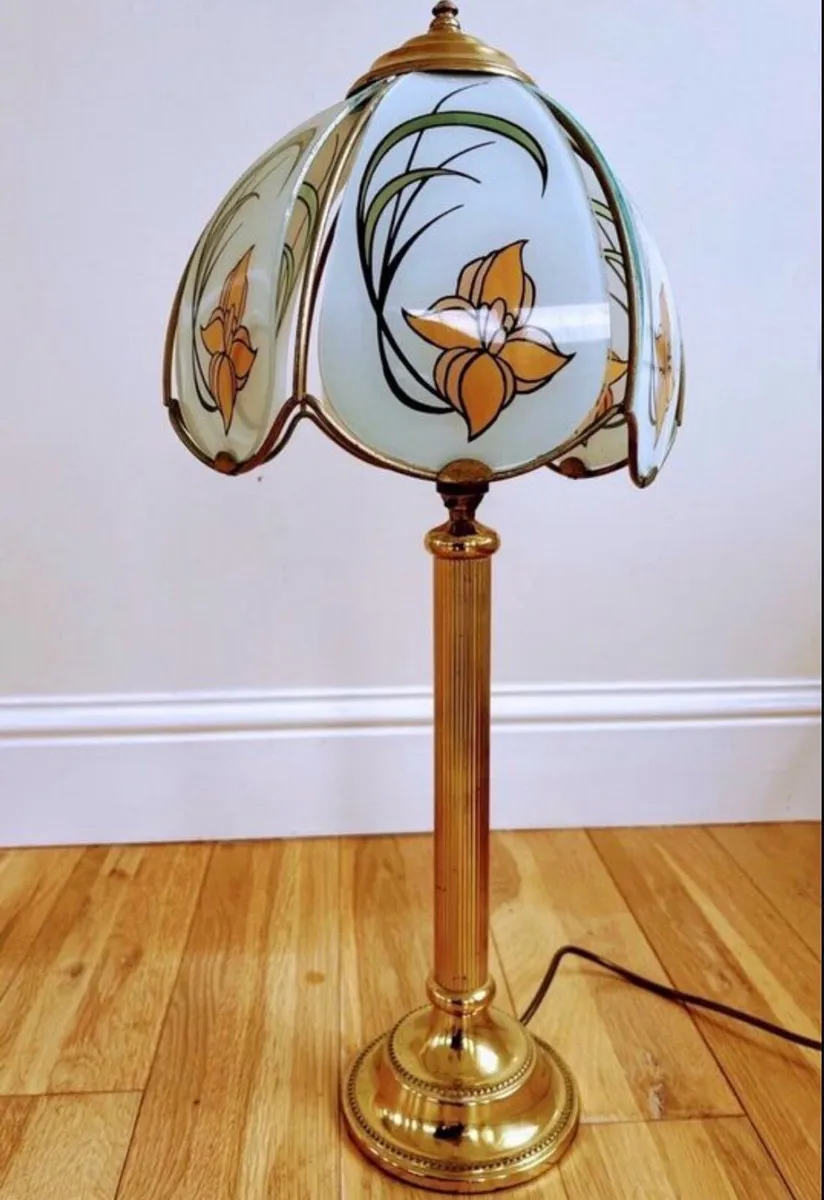 Vintage brass lamp with a Hollywood shade - Image 1