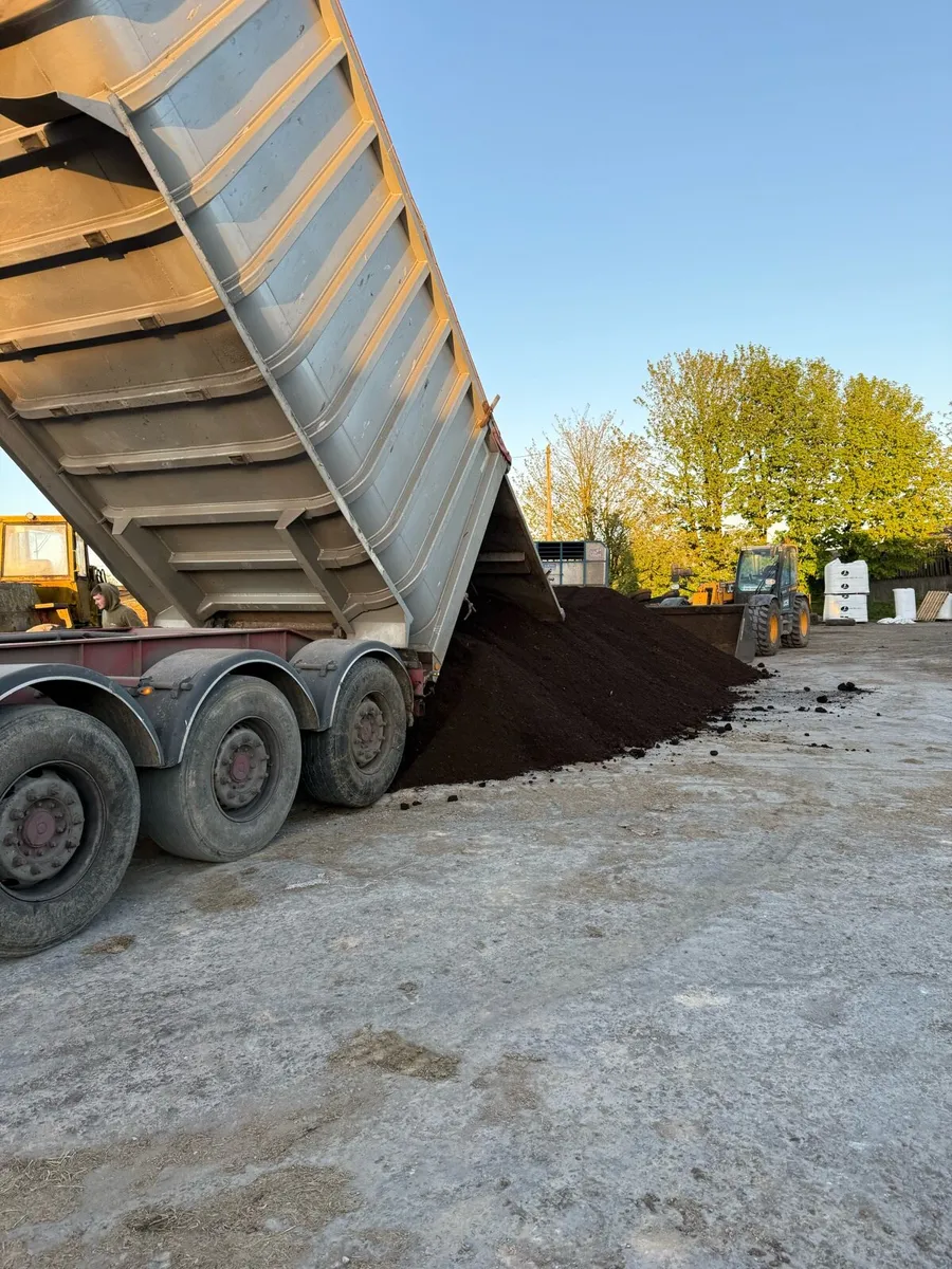 Peat delivered - Image 4