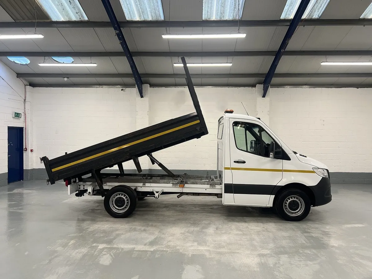 2022 Mercedes-Benz Sprinter Tipper Van - Image 1