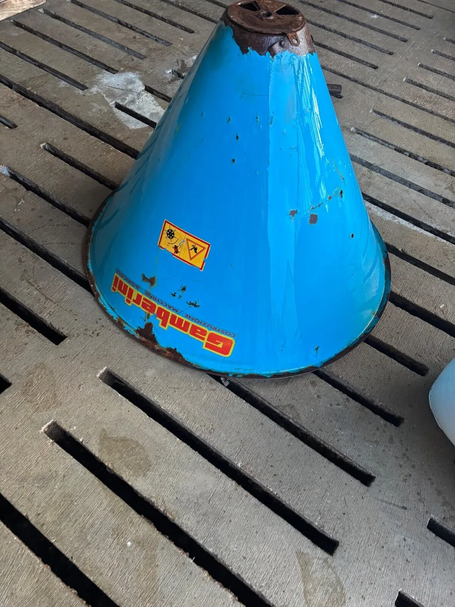 Bin and disc for a gamberinai sower - Image 1