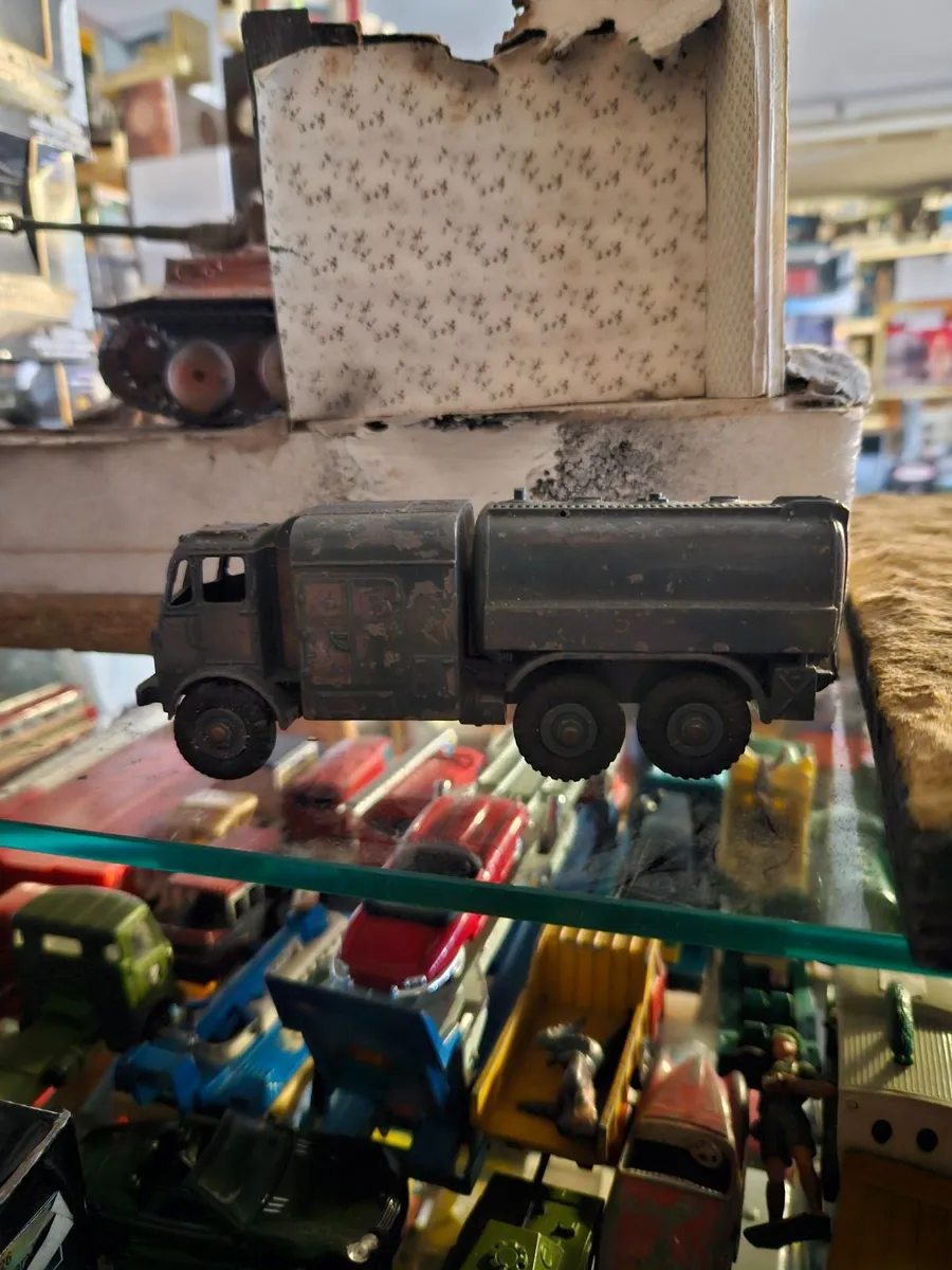 Dinky 1950's RAF Fuel Tanker - Image 2