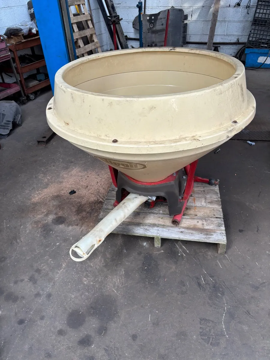 Fertiliser spinner - Image 2