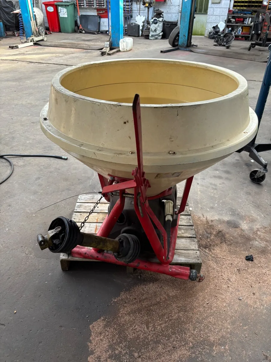 Fertiliser spinner - Image 3