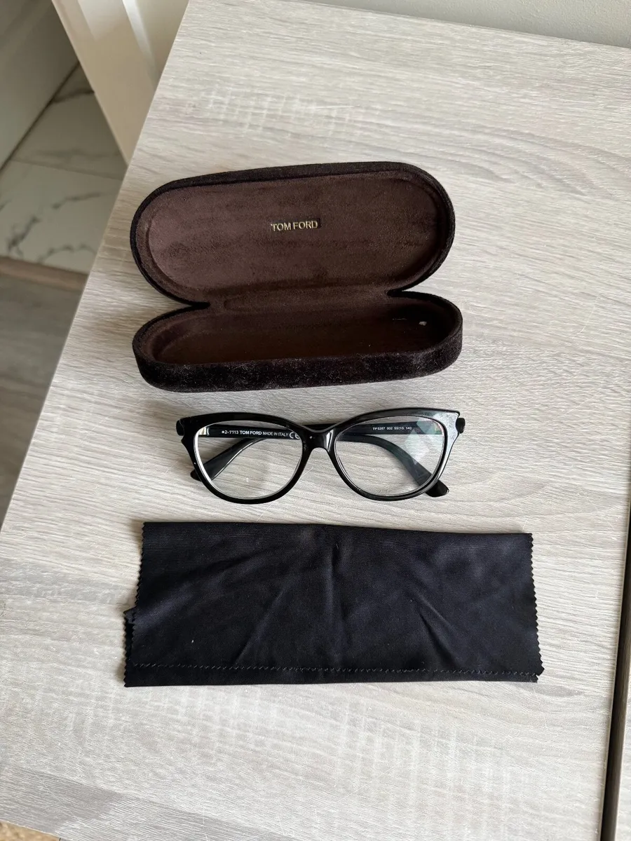 Tom Ford iconic glasses frame in black - Image 1