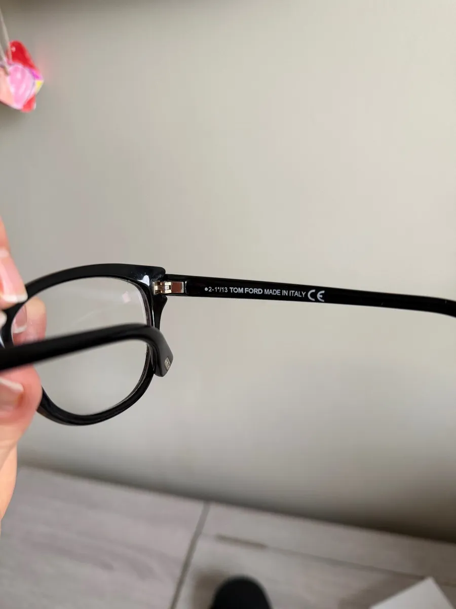 Tom Ford iconic glasses frame in black - Image 4