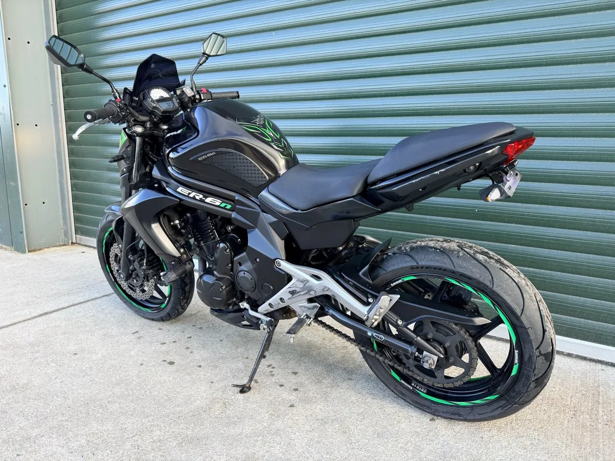 Kawasaki ER6N - Image 4