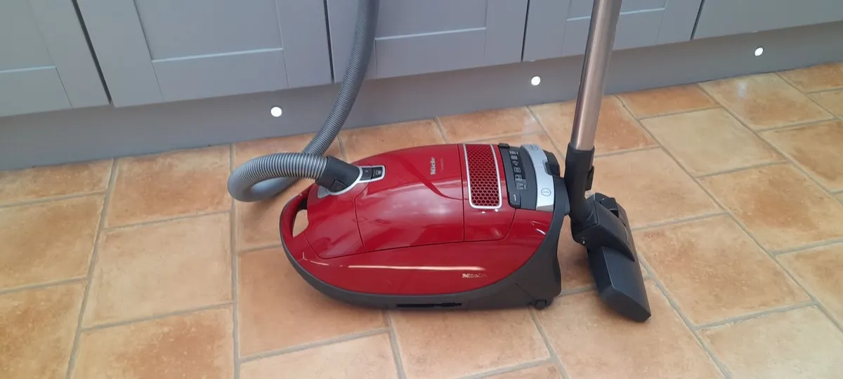 Miele vacuum/Hoover cleaner - Image 1