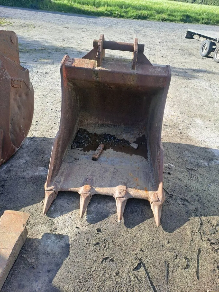 Buckets - Image 1