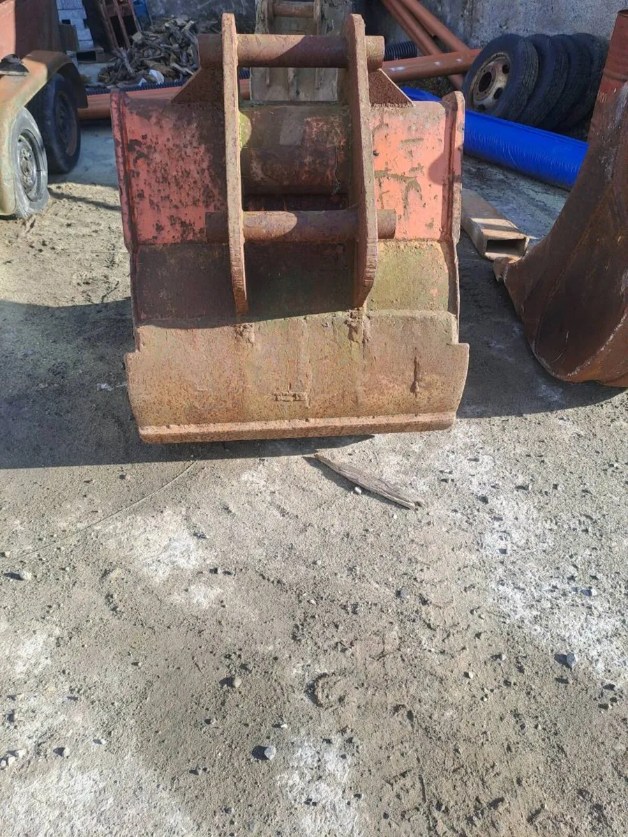 Buckets - Image 3