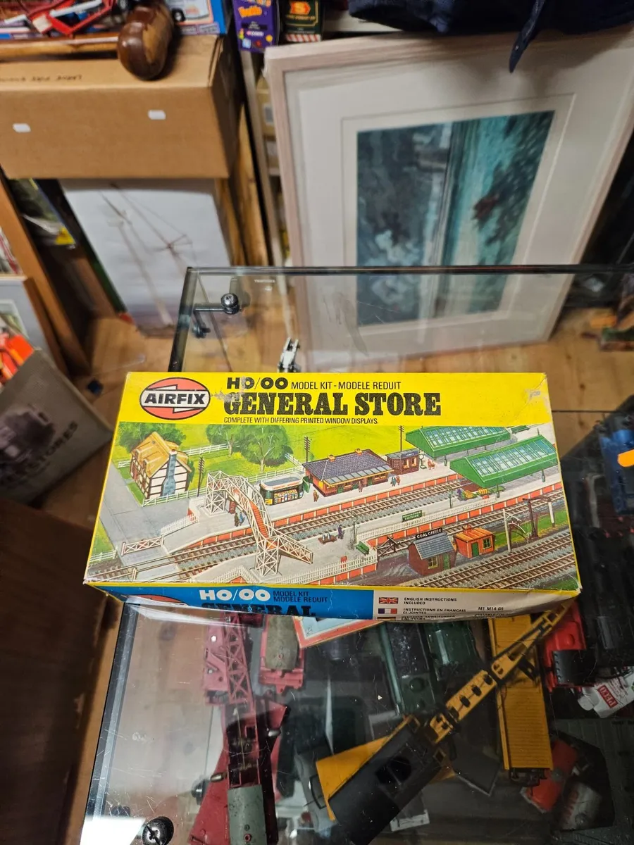 Hornby Airfix OO Gauge Model Kit - Image 4