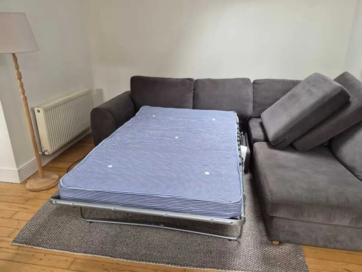 L-Shaped Corner Sofa with Pull-Out Bed - Image 4