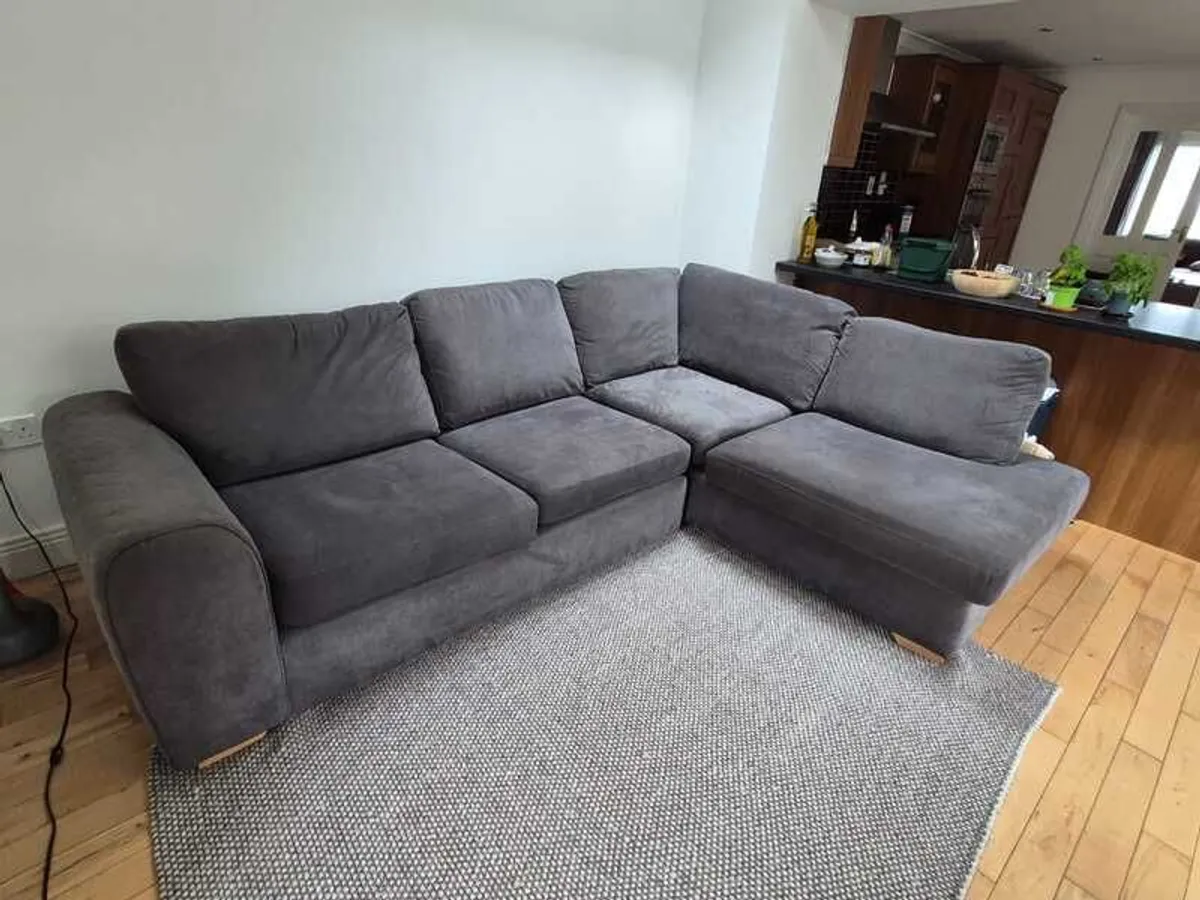 L-Shaped Corner Sofa with Pull-Out Bed - Image 1